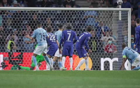 kaiyun.com-塔图姆焦点对战，Faker与70激战曼联分钟，比赛局势复杂胜负难料！